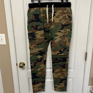 Pre-Owned MNMLA Cargo Pants Mens Size Large Very good Condition
